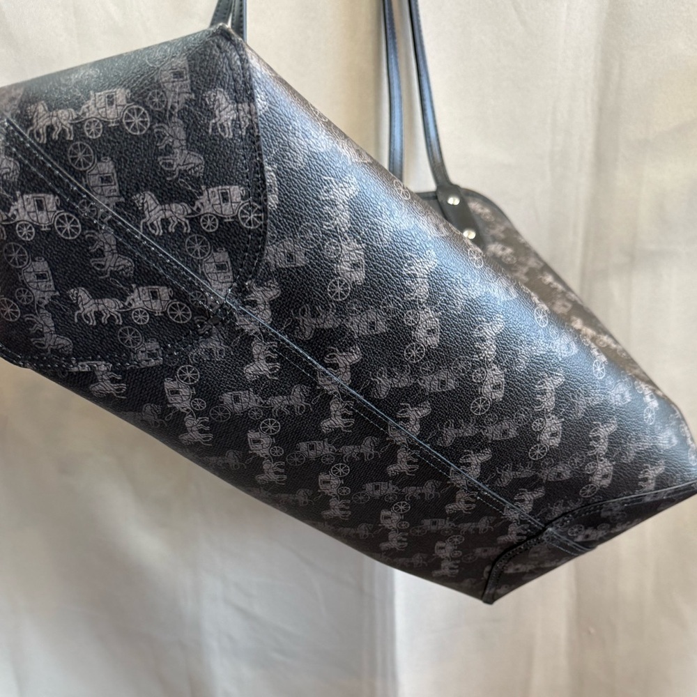 Coach x Jay Shells Reversible City Tote + Wallet Horse & Carriage Print - Picture 7 of 7
